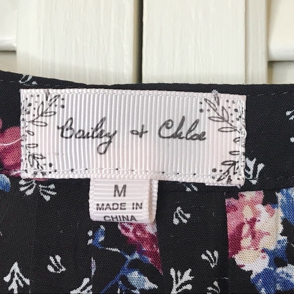 Bailey & Chloe Womens Size M Top Blouse V Neck Long Sleeve Blue Floral Rayon - Picture 7 of 9